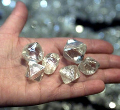 Квадриллионы тонн алмазов могут располагаться в недрах Земли