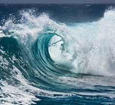 Новый гидрофобный материал может превращать океанские волны в электричество