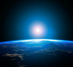 Атмосфера Земли простирается дальше, чем мы привыкли считать — за орбиту Луны