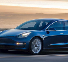 Tesla показала способность Model 3 к автономному вождению
