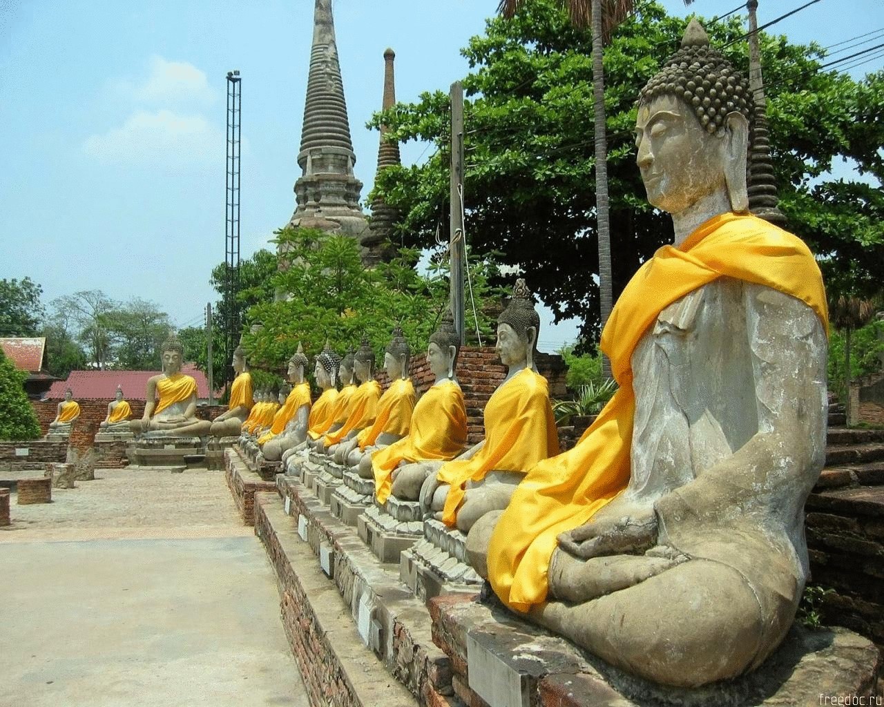 Таиланд повышает требования к паспортам туристов