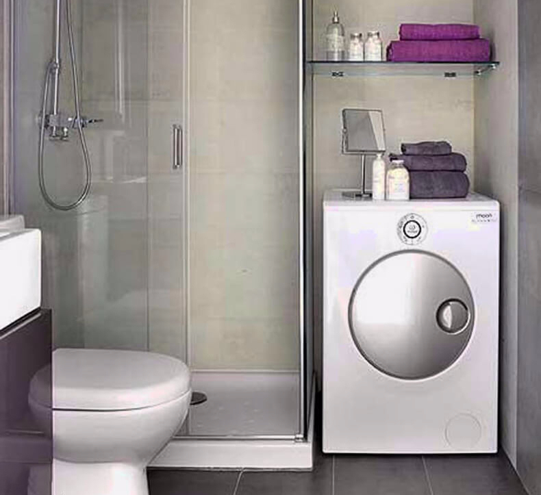 Маленькая ванная комната с душевой кабиной и стиральной машиной и раковиной дизайн фото