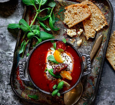 Вкусный и полезный! Средиземноморский томатный суп с кальмарами