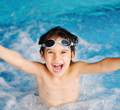 12 упражнений в воде, которые помогут ребенку справиться со страхами