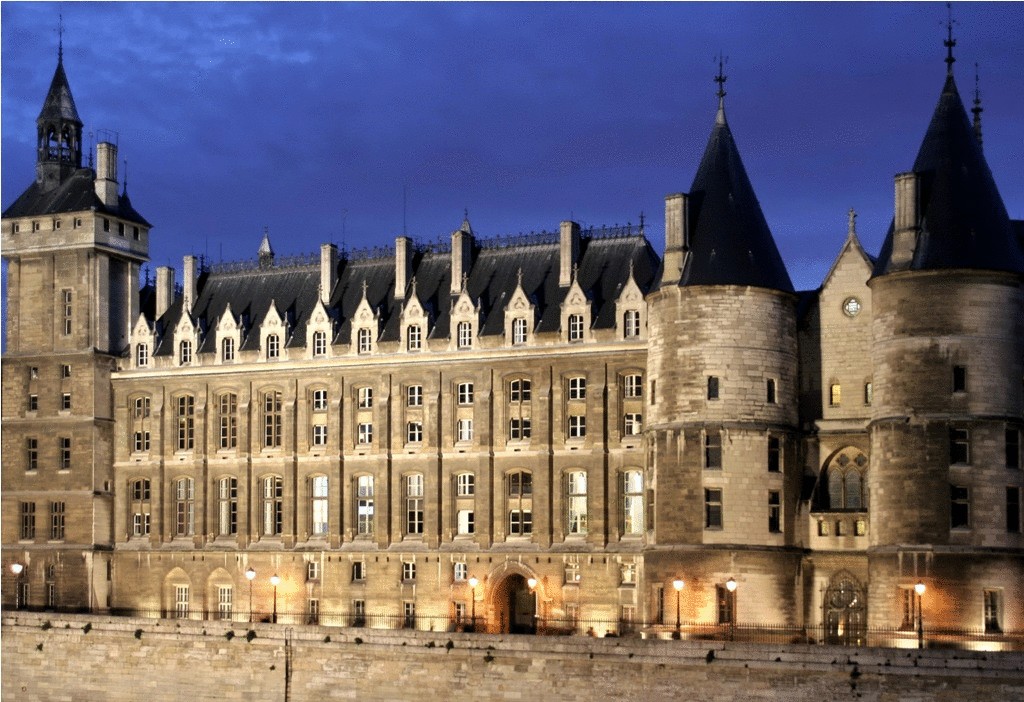 Дворец-тюрьма французских монархов
