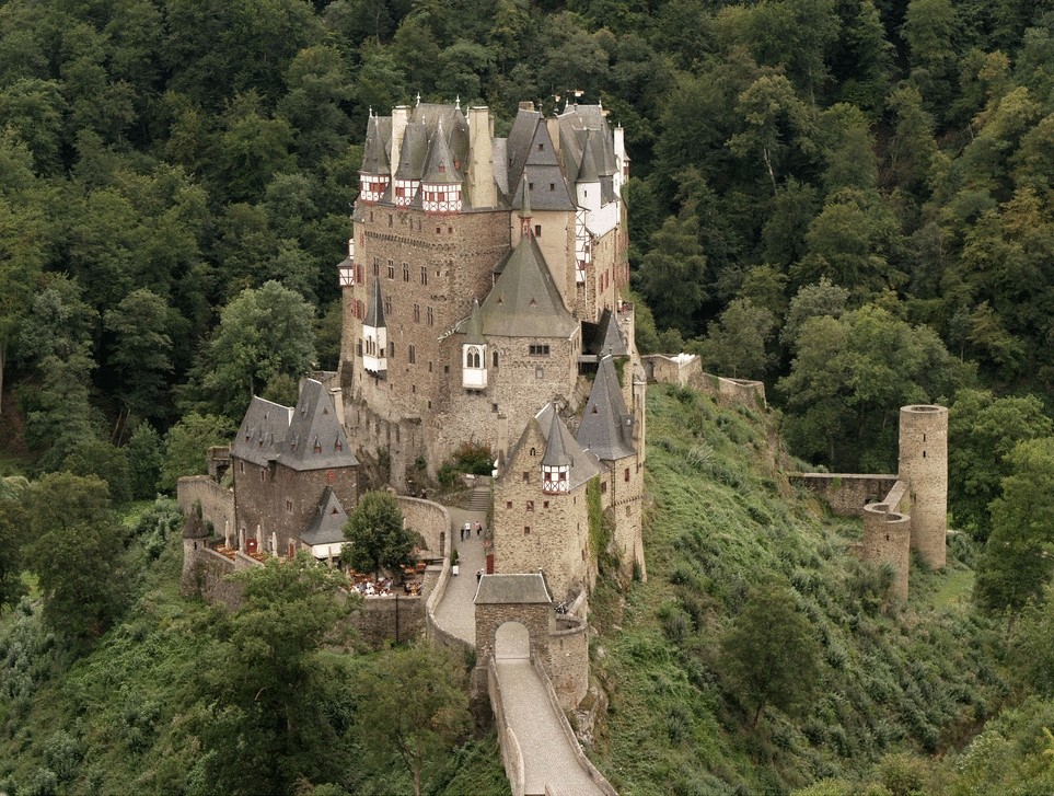  Замок Эльц