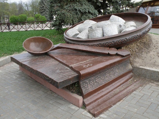 Памятник Полтавской галушке