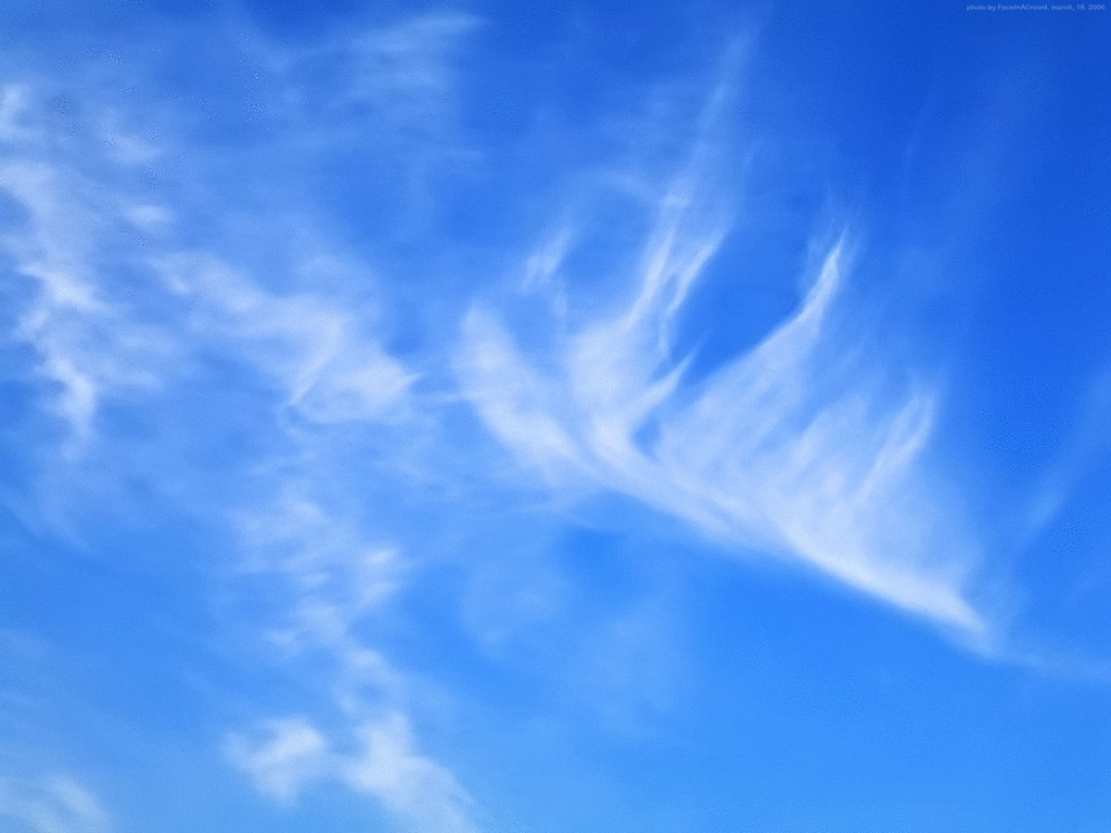 Голубое небо на прозрачном фоне
