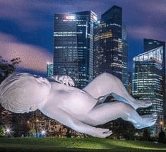  Инсталляция "Planet" – гигантский ребенок в Сингапуре
