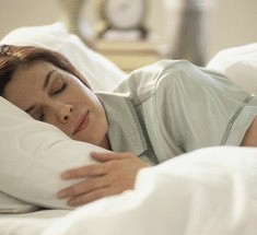 Почему вредно спать на животе?