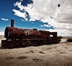 Ужасающее кладбище паровозов в Боливии