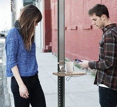 В Нью-Йорке установили уличные зарядки для мобильных телефонов  