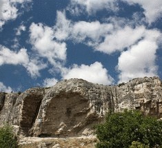 Удивительный пещерный город Чуфут-Кале в Крыму