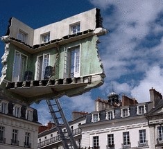 Необычный дом без фундамента или чудеса левитации