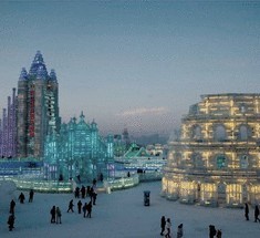 Гигантские рукотворные замки-лабиринты из льда