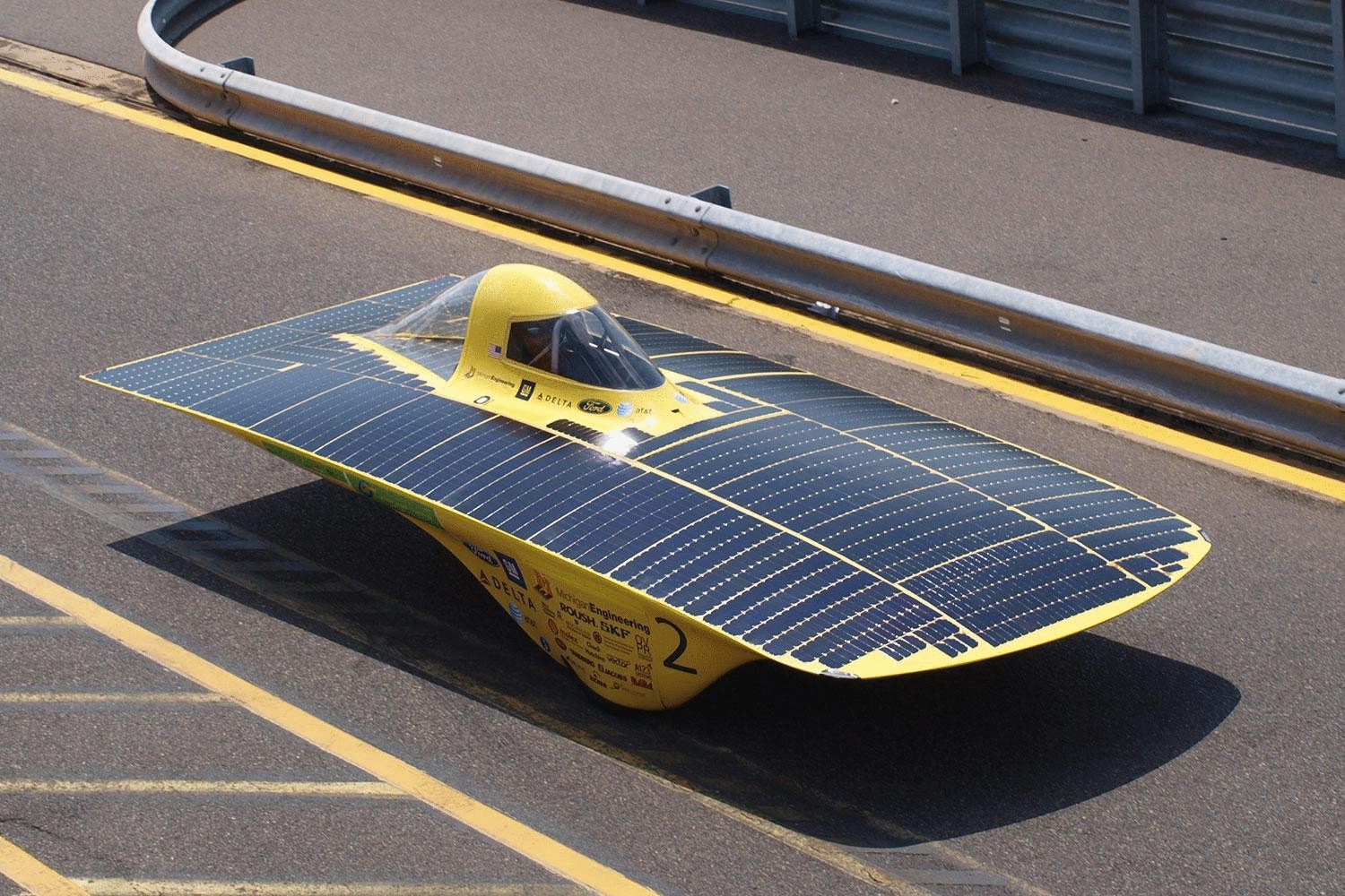 Гоночные автомобили на солнечных батареях — реальность