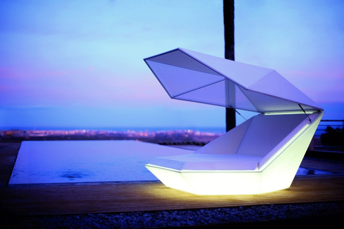 Испанский дизайнер создал шезлонг-светильник