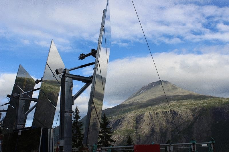 Гигантские зеркала осветят вместо Солнца один из норвежских городов