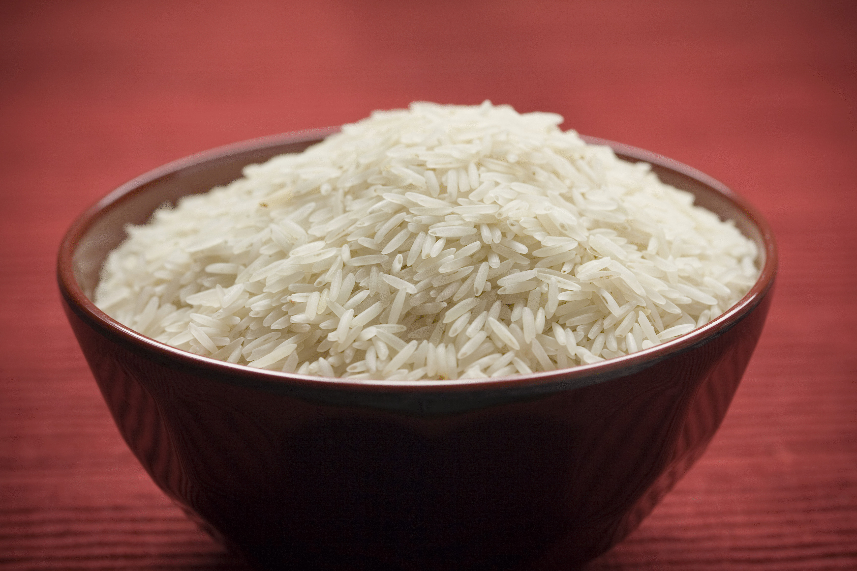 Басмати что это такое. Рис. Рис крупа. Рис в тарелке. Сухой рис.