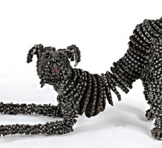Креативная утилизация: скульптуры собак из велосипедного хлама