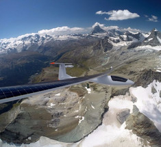 Солнечный самолет Sunseeker Duo летит через Альпы - и обратно