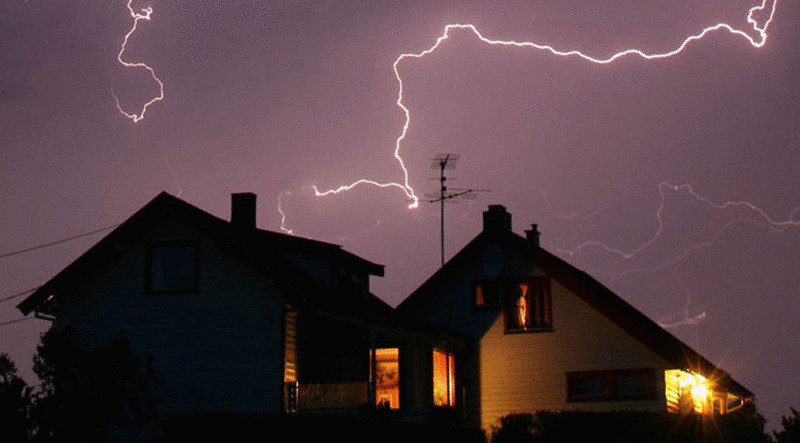 Как обезопасить свой дом от поражения молнией