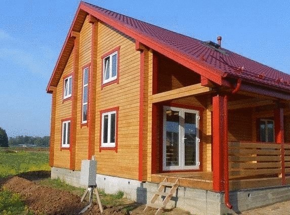 Окраска деревянного дома. Как правильно защитить свою крепость