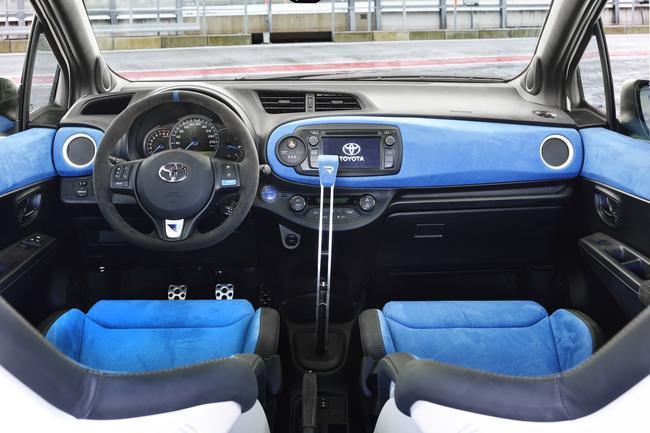 Английское подразделение компании Toyota представило новые Yaris Hybrid Active и Yaris Hybrid Sport