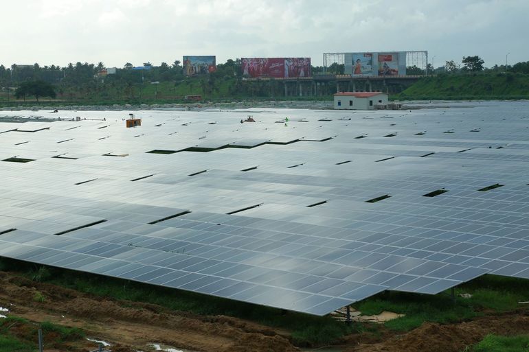 Аэропорт Индии станет первым в мире полностью работающим на солнечных батареях