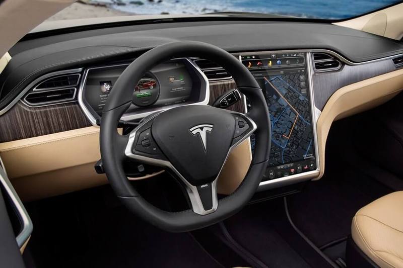 Tesla внедрит ограничения по использованию автопилота