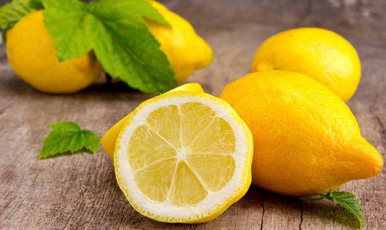 Зачем протирать лицо лимоном