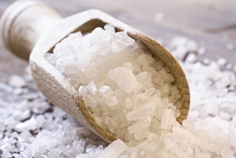 От кашля, бородавок и простуды: 9 полезных рецептов на основе соли