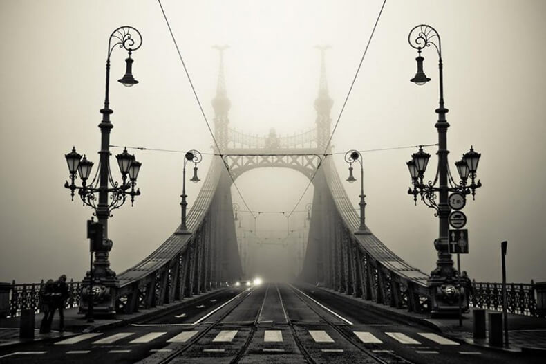 Где-то есть мост, где встречаются две души…
