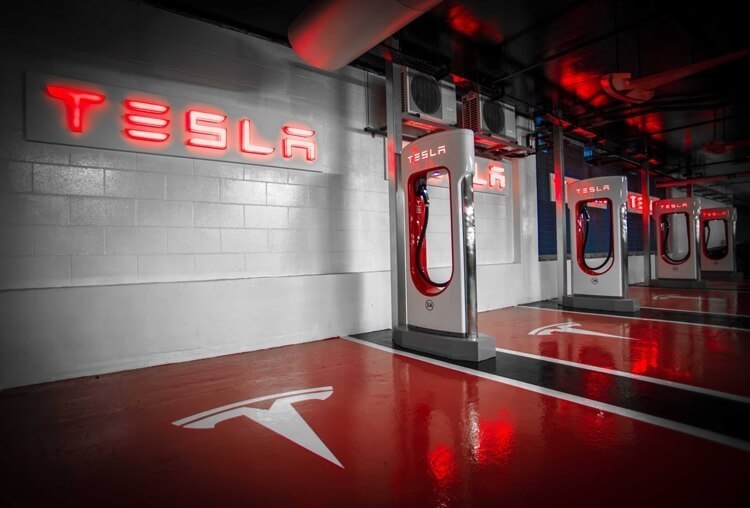 Использование станций Supercharger для владельцев электрокаров Tesla станет платным