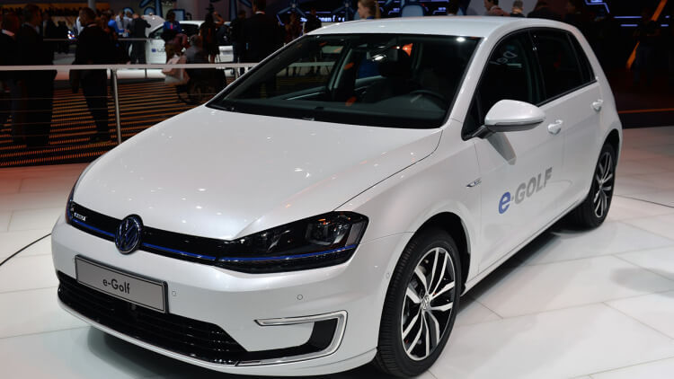 Новый электромобиль Volkswagen e-Golf 2017 представят в Лас-Вегасе