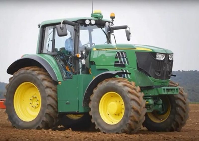 Компания John Deere представила прототип электротрактора