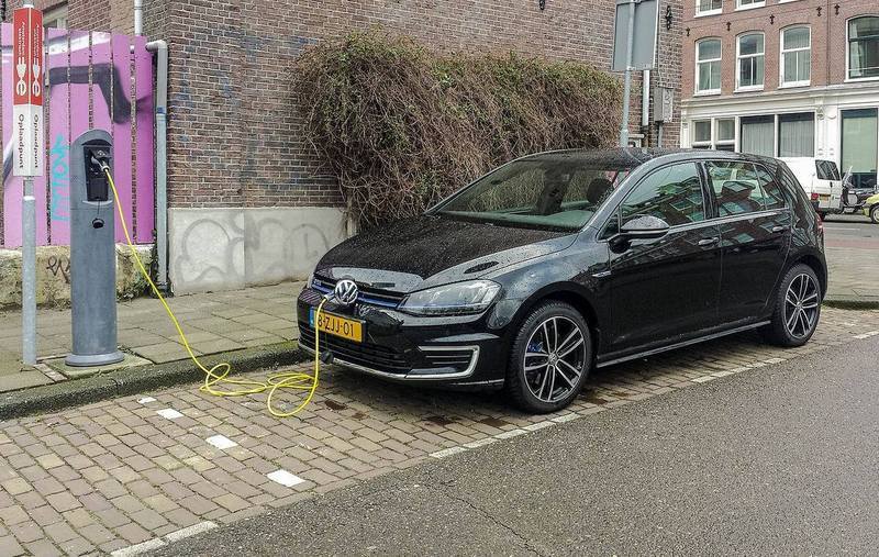Нидерланды: только электромобили к 2035 и полный отказ газа к 2050 году