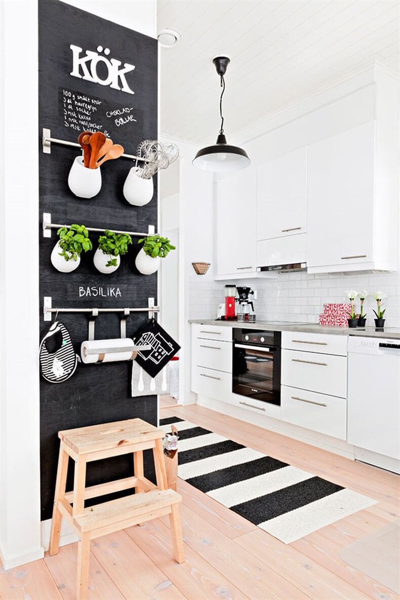 Как оригинально оформить кухонные стены: 16 удачных примеров