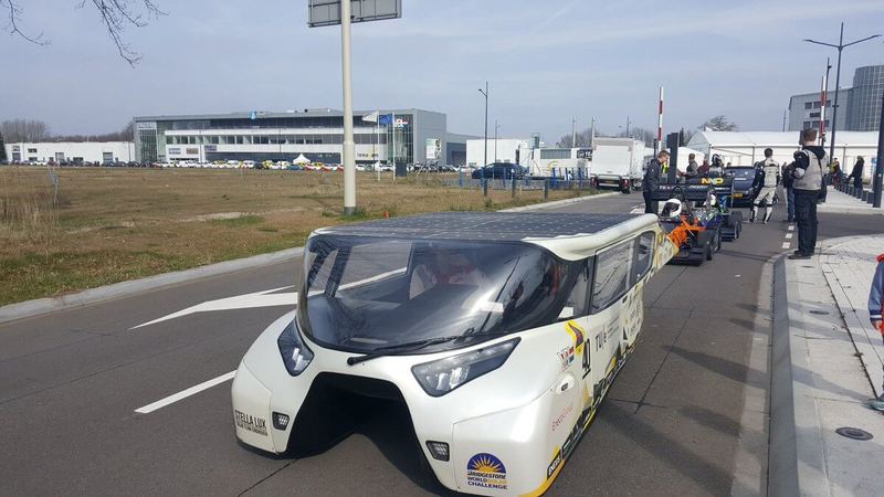 Парад из 746 электрических транспортных средств - новый рекорд мира поставлен в Нидерландах 