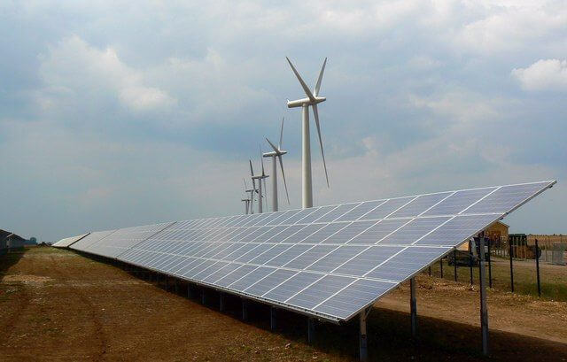 Индия побила рекорд по росту ветровой и солнечной энергии