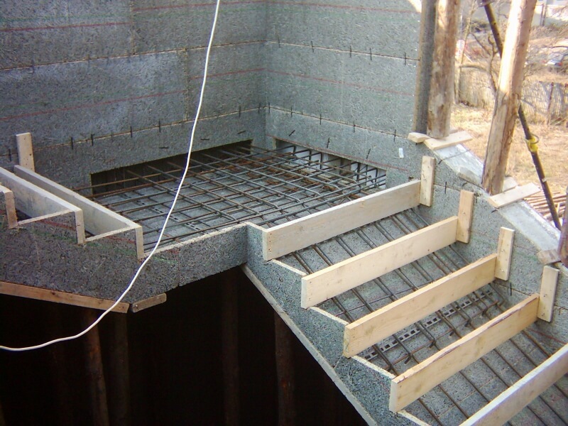 как построить бетонную лестницу