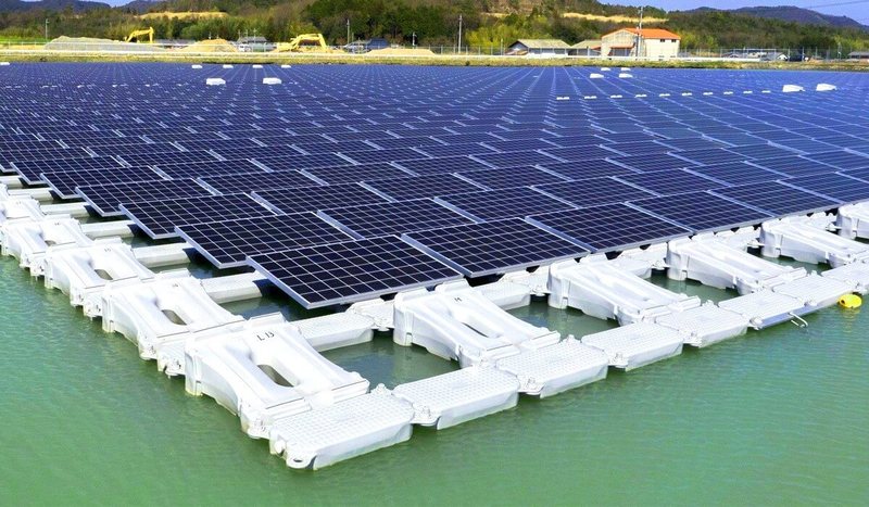 Крупнейшая в мире плавучая солнечная электростанция запущена в Китае