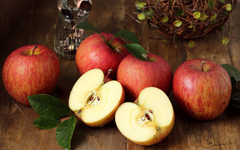 Как «заставить» яблони плодоносить