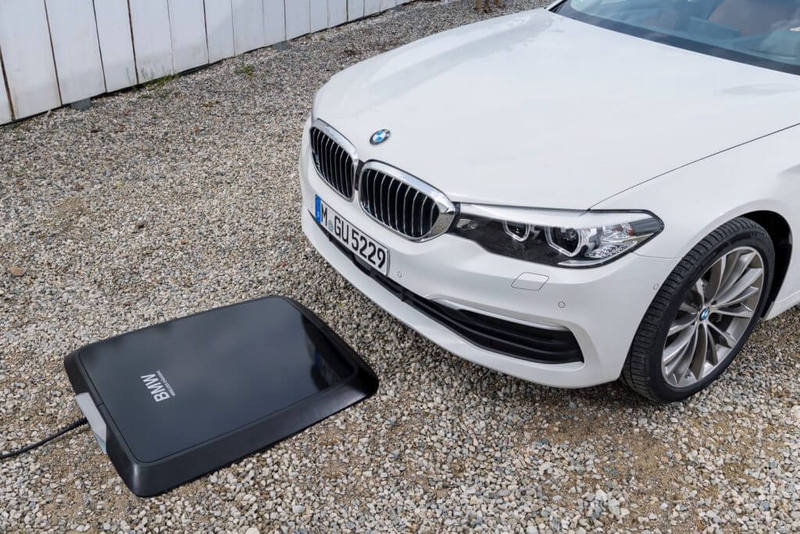 Гибриды BMW 2018 года получат беспроводную зарядку