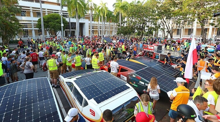 Стартовали гонки автомобилей на солнечной энергии World Solar Challenge 2017