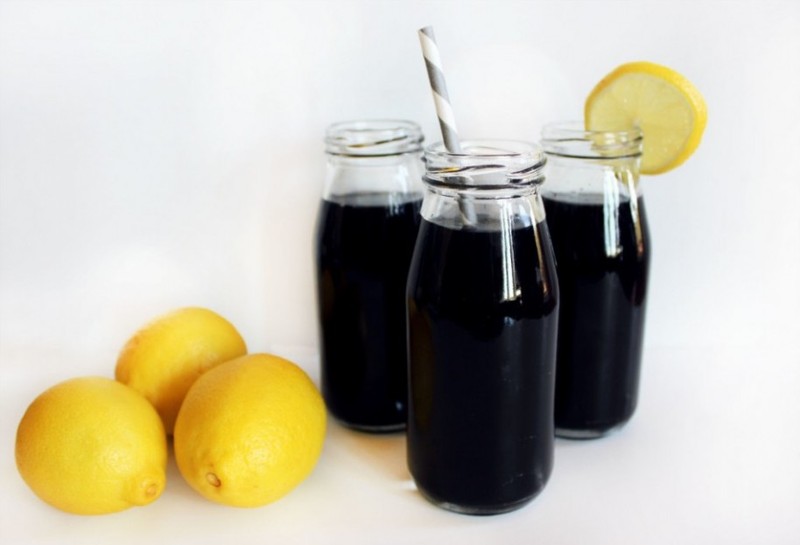 Черный лимонад для быстрого детокса