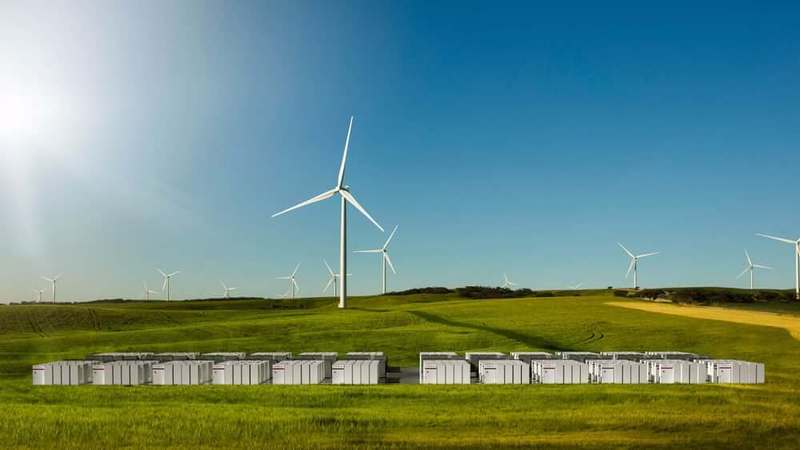 Комбинированная солнечно-ветряная станция с аккумуляторным хранилищем в Австралии 