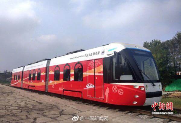 В Китае запущен первый в мире водородный трамвай