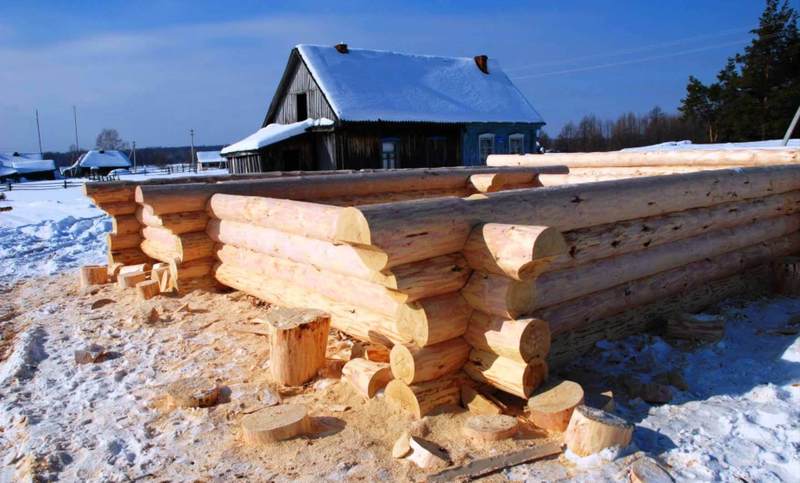 Строительство зимой — плюсы и минусы