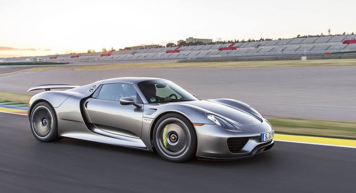 Гибридный Porsche 911 выйдет в 2023 году